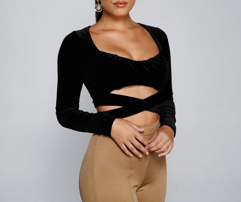 TableClothsUs A Trendy Look Velvet Crop Top