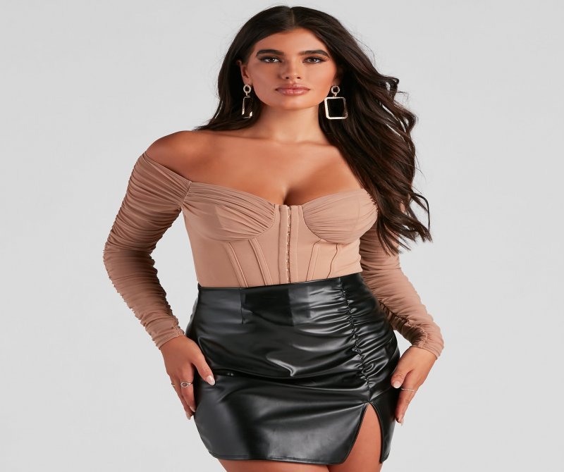 TableClothsUs Ruched Moment Cropped Bustier