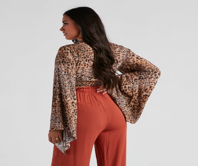 TableClothsUs Wild Shine Leopard Crop Wrap Top