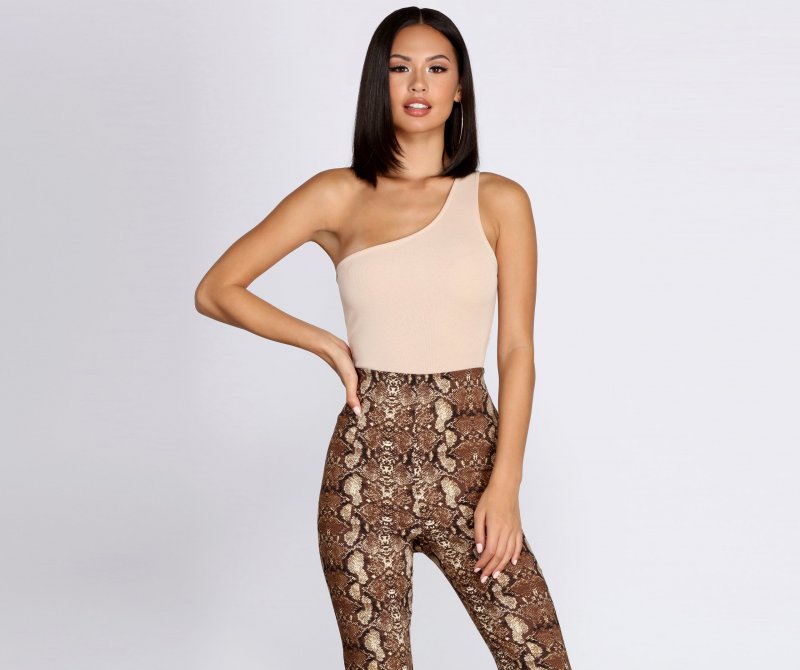 TableClothsUs Shake It Off-Shoulder Bodysuit