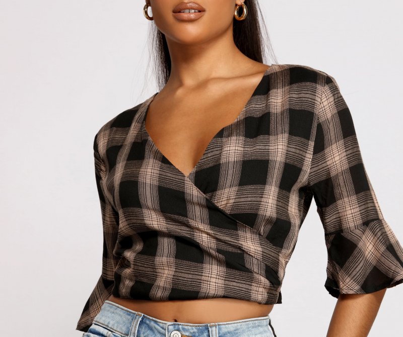 TableClothsUs Pretty In Plaid Crop Top