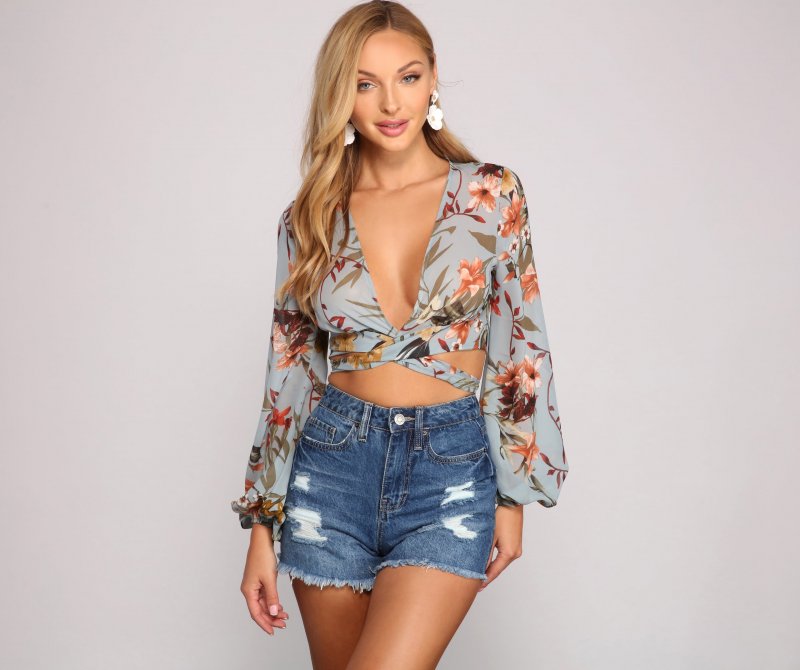 TableClothsUs Vacay Bound Tie-Front Top