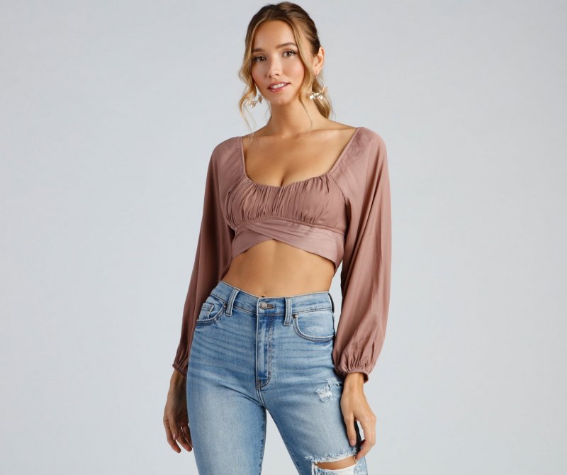 TableClothsUs Effortlessly Pretty Cropped Blouse