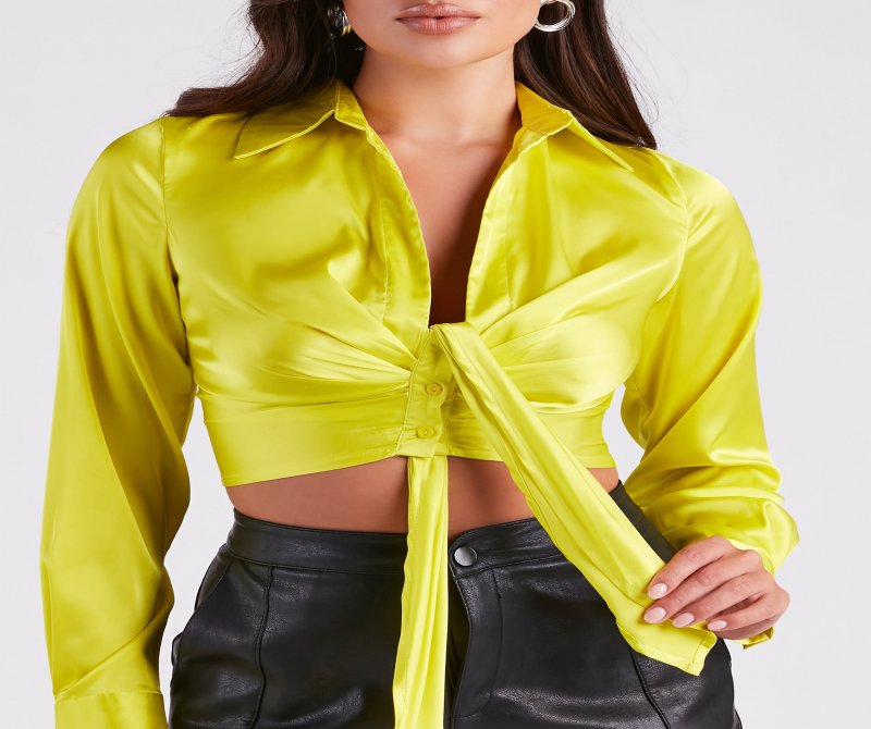 TableClothsUs Happy Hour Ready Cropped Blouse